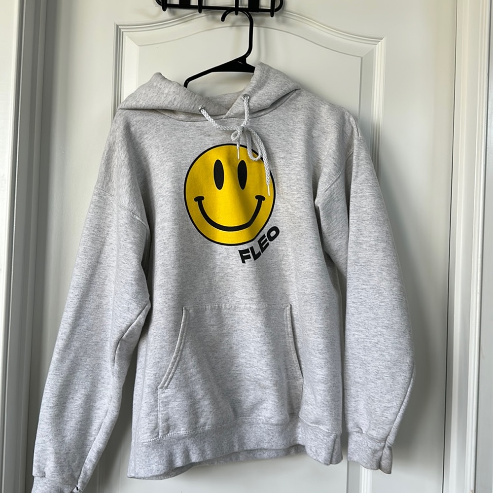 Fleo smiley face hoodie